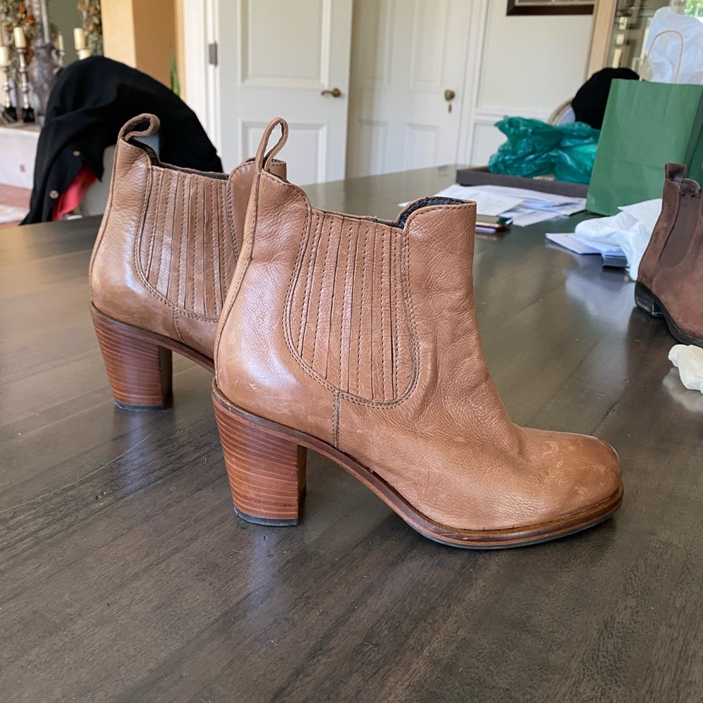 BROWN LEATHER BOOTIES - Picture 6 of 10
